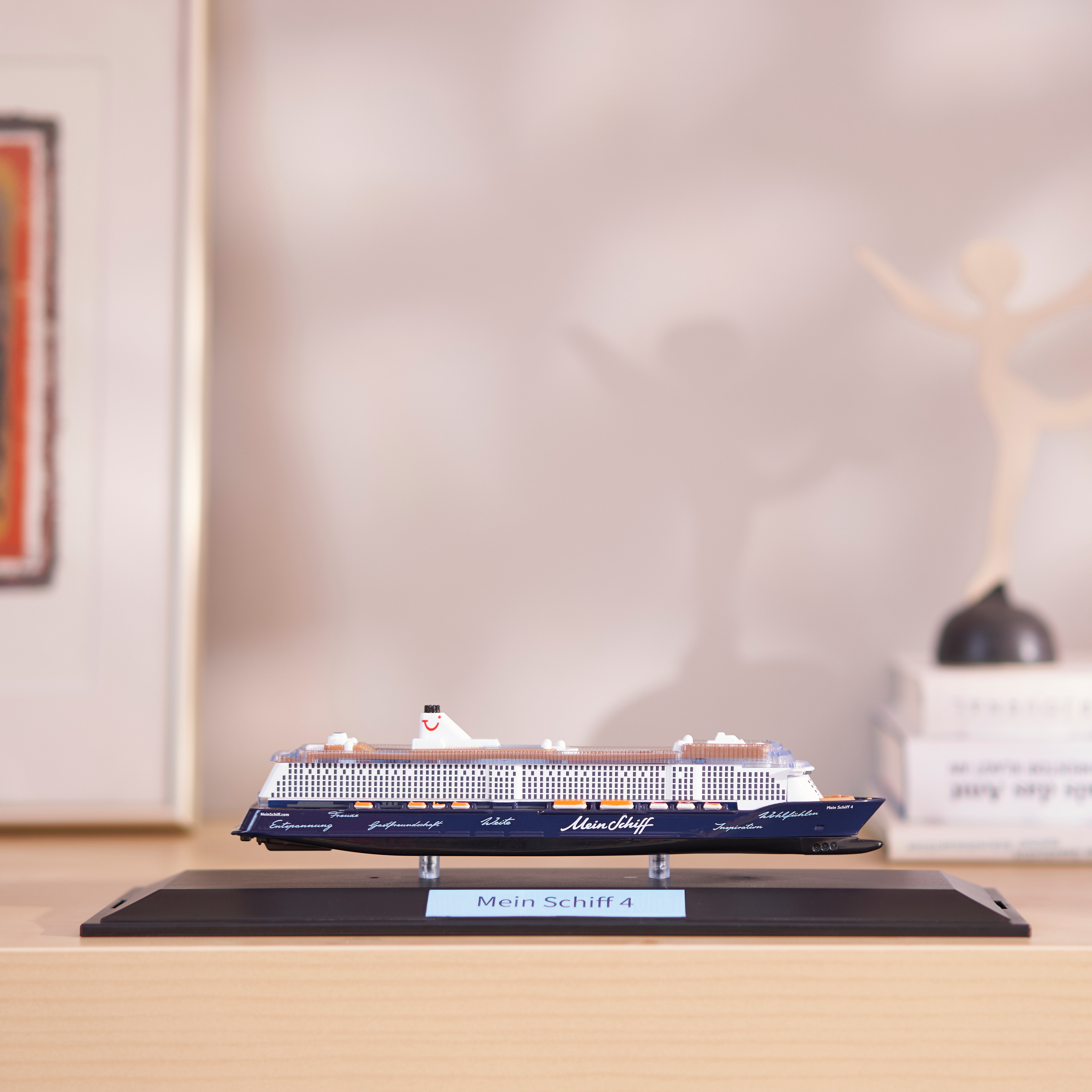 Schiffsmodell Mein Schiff 4 NEU